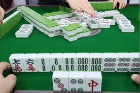 红中麻将：五个绝密技巧教你三个，以后打牌一直赢！视频封面