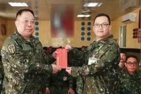 台陆军司令为“没肉吃”赴马祖道歉，还向士兵颁发加菜金视频封面