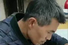 80后白发校长被学生叫校长爷爷视频封面