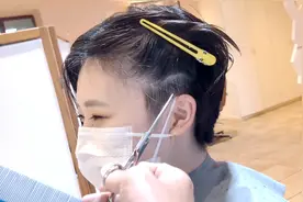 30岁女性长期剪一款短发，英俊式减龄，朋友都说太帅了视频封面