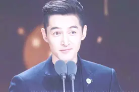 赵丽颖受到了排挤？胡歌直接用8字评价，网友：原来是这样的人！视频封面