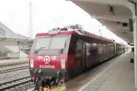 全程41小时济南开往昆明 K491次列车途中进枣庄西站停靠视频封面