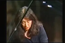 阿巴多与阿格里奇演绎理查施特劳斯《D小调滑稽曲》柏林爱乐1992视频封面