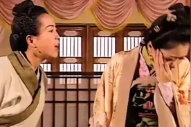 “打你还要挑日子吗”合集：石榴姐教小妾规矩，啪啪掌嘴太解气了视频封面