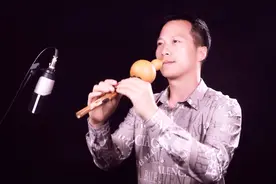 葫芦丝十大经典名曲，传世之作《竹林深处》马永亮演奏得沁人心脾视频封面