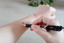 便秘堵着出不来，教你一招快速排便，体验飞一般的感觉视频封面