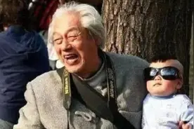 宝宝长得不像爸妈，却和爷爷很像，原来都是隔代遗传搞的鬼视频封面