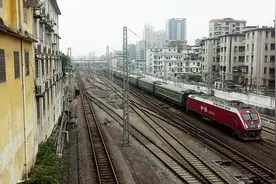 京广铁路韶关东站：广州-重庆北K356次韶关东站1站台发出视频封面