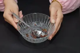 花椒放在白酒里泡一泡，作用太棒了，解决了很多人的大烦恼视频封面