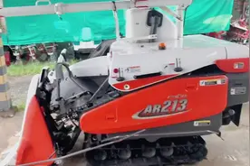 久保田AR213型收获机，整机结构合理，稳定性好，主机利用率高视频封面