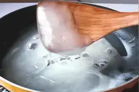 贴春联别再用胶带了，用一招轻松搞定，美观牢固，撕下还不留痕迹视频封面