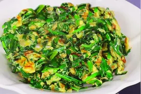 饭店大厨的这道“韭菜爆蛋”做法我真是服了，简单粗暴真好吃！
