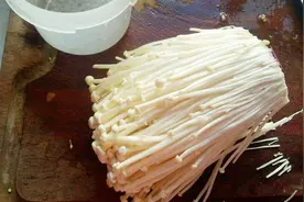金针菇根部不要丢，教你用根部种出金针菇，不用再买了视频封面