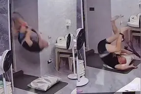先见之明！肇庆一男子在家做引体向上，杆体滑落头着地重重摔下视频封面