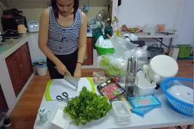 泰国老婆下厨，给老公做中国菜，满满一大碗，全部造精光，对味了视频封面