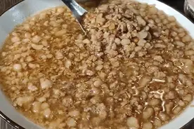 一盘猪肉末，加上4勺酱油，简单炒一炒，又香又嫩还下饭视频封面
