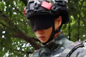 19秒蒙眼极速拆装手枪 特战队员手指被钢枪无数次磨破令人心疼