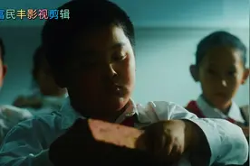 小学生书包当众拿出板砖吓坏老师视频封面