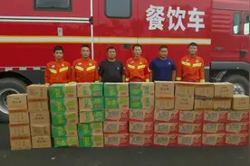 父亲驱车送休假消防员郑州归队：凌晨3点半出发，开了300多公里视频封面