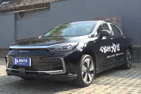 换标后不仅只是好看！综合续航451km更稳定，试驾体验BEIJING EU7视频封面