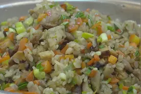 隔夜菜能不能吃？来听医生建议视频封面