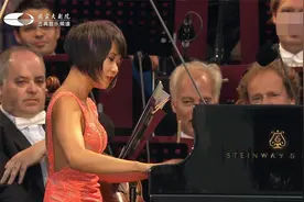 技惊四座！王羽佳演奏改编版《土耳其进行曲》，帅到爆炸！视频封面