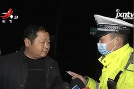 南昌红谷滩：货车闯禁行 交警连夜整治视频封面
