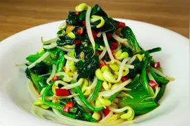 春天时令菜，豆芽拌菠菜好吃的做法，味道鲜美，真正的农家凉拌菜视频封面