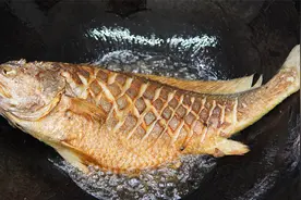 大黄鱼这样做太好吃了，鱼肉干香有味，没有腥味，吃一次就忘不了视频封面