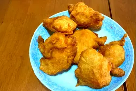 只用面粉做一个面食炸丸子，回味一下儿时母亲的味道，差点翻车视频封面