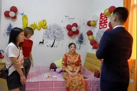福建一小伙接亲，新娘好像怀孕了，坐在床上好漂亮视频封面
