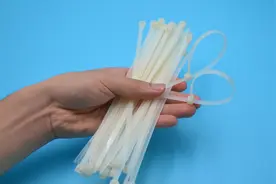 解扎带有技巧，死记这个“小机关”，用手一碰1秒就能解开，真棒视频封面