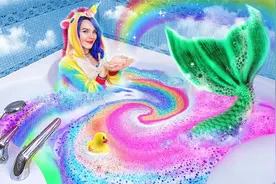 我变身成了独角兽美人鱼！令人惊喜的奇幻故事就此开启！视频封面
