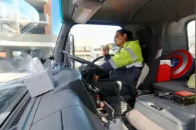 东北小伙在澳洲做卡车司机日常视频封面