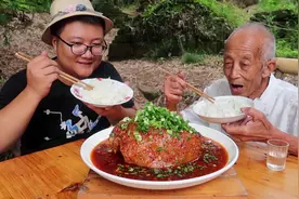 眉山名菜“东坡肘子”家常做法，肥肉软糯Q弹，瘦肉嫩而不柴视频封面