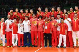 升国旗！奏国歌！2016里约奥运会女排颁奖礼完整回顾！视频封面
