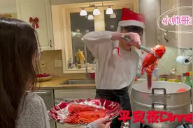 白色圣诞，移民家庭的平安夜，由儿子承包了晚餐，做的有模有样视频封面