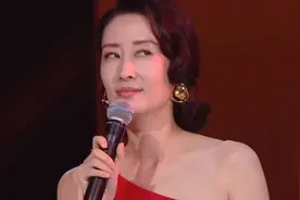 刘敏涛“翻白眼”版《红色高跟鞋》火了，现场表情满分，太作妖了视频封面