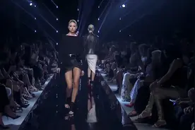 甜美的外表 健康完美的身材 天使超模Martha Hunt！视频封面