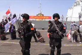 中国海军护航编队也门撤侨，为何军舰待在外海不能直接进港口？视频封面