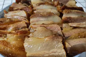 老爸寄的腊肉，加3个土豆做腊肉蒸土豆，出锅香味四溢，看饿了视频封面