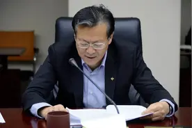 航天投资董事长张陶被刑拘，事发时视频曝光：将院士推倒拳脚相加视频封面