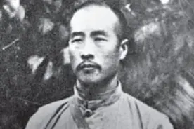 韩复榘因不抵抗被枪毙，他问了一个问题，让蒋介石很尴尬视频封面