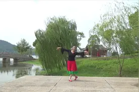 形体舞蹈《世间真情美》树上鸟儿成双对，有情人儿双双归！视频封面