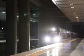 一起跟随试验车提前感受银兰高铁！视频封面