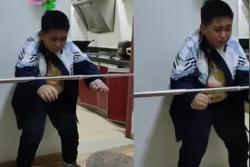 孩子没完成作业，妈妈让蹲马步，网友笑喷：这表情不是一般痛苦视频封面