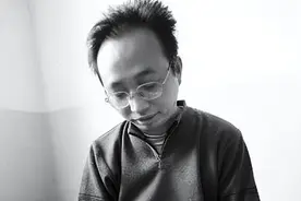 20年前，湖北小伙为救白血病女友花光40万，女友病好后却嫁给别人视频封面