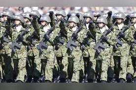 12000名华人在日本服役：誓死效忠日本！我国没法取消他们国籍？视频封面