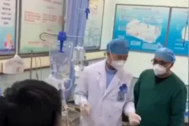 56岁男子遭黑熊袭击面目全非，儿子颤抖发声：眼睛鼻子嘴都没了视频封面