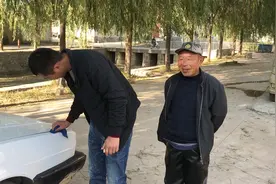实拍山东泰安农村驾校：60岁大叔为什么还学驾照？听听他咋说的视频封面